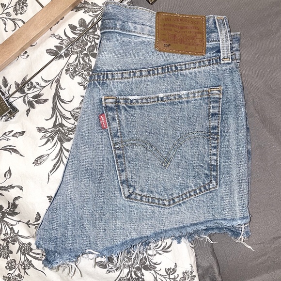 Levis Strauss Jean Shorts (4 of 6) - Picture 1 of 3
